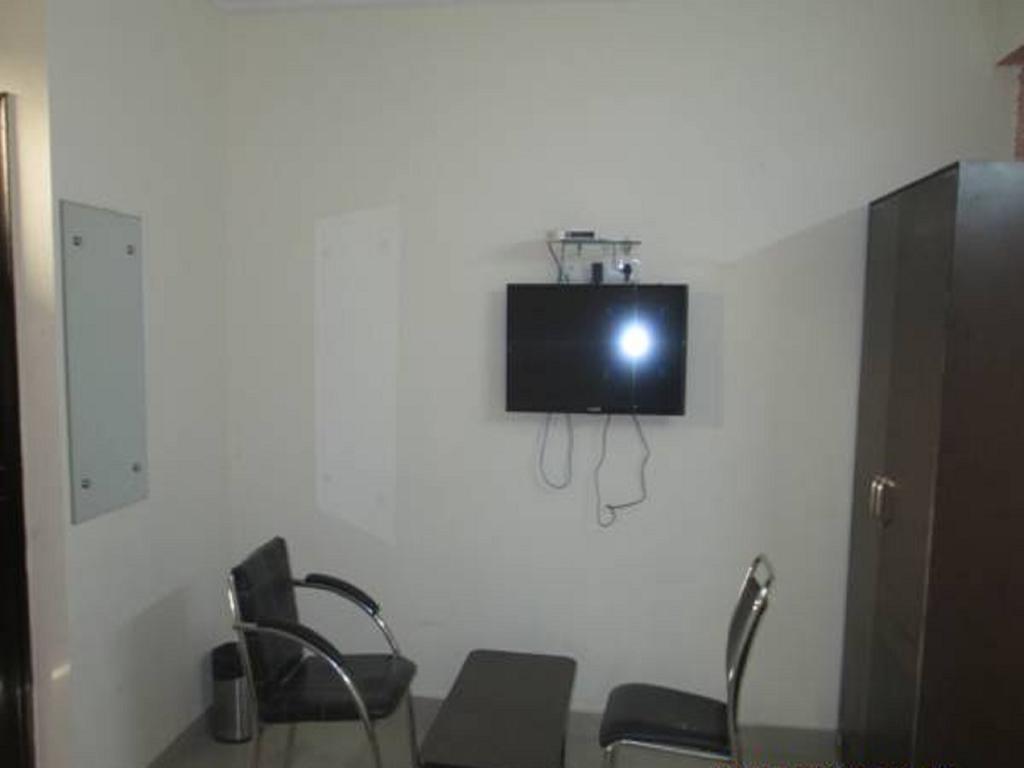 Charanpahari Hotel Yeni Delhi Oda fotoğraf