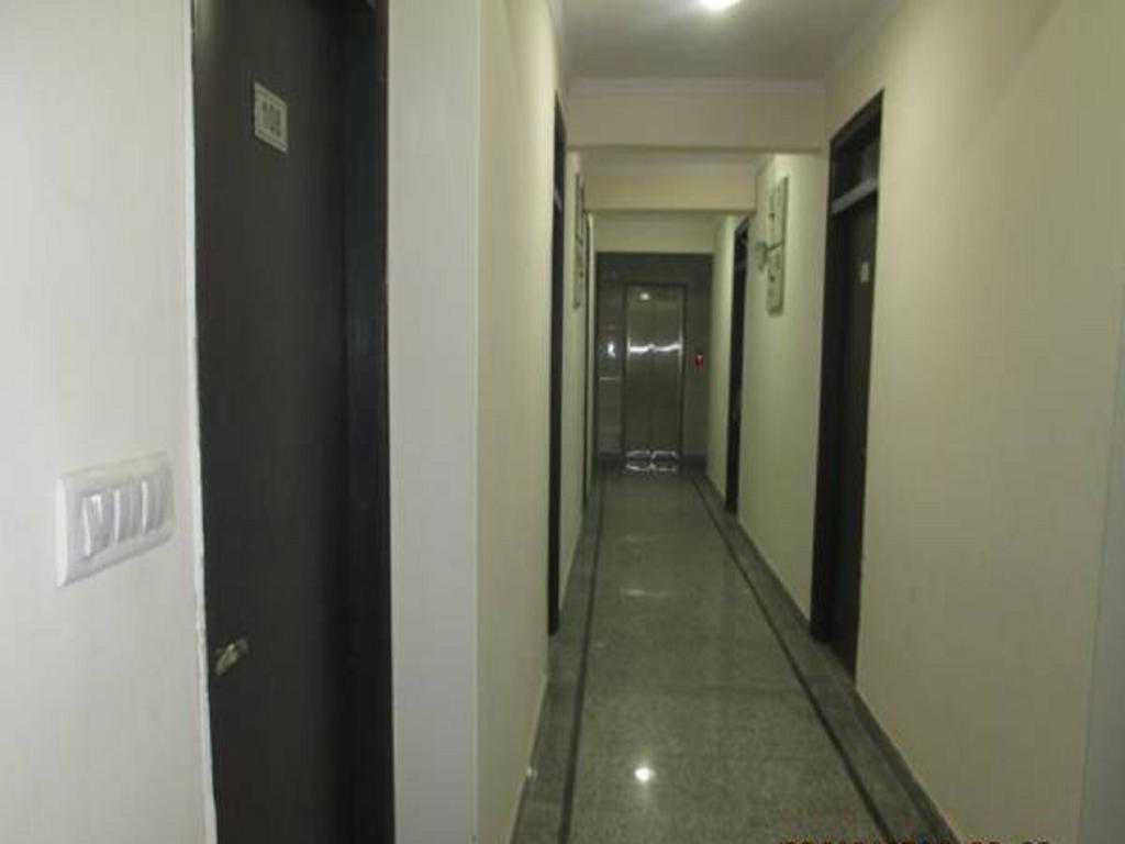 Charanpahari Hotel Yeni Delhi Dış mekan fotoğraf