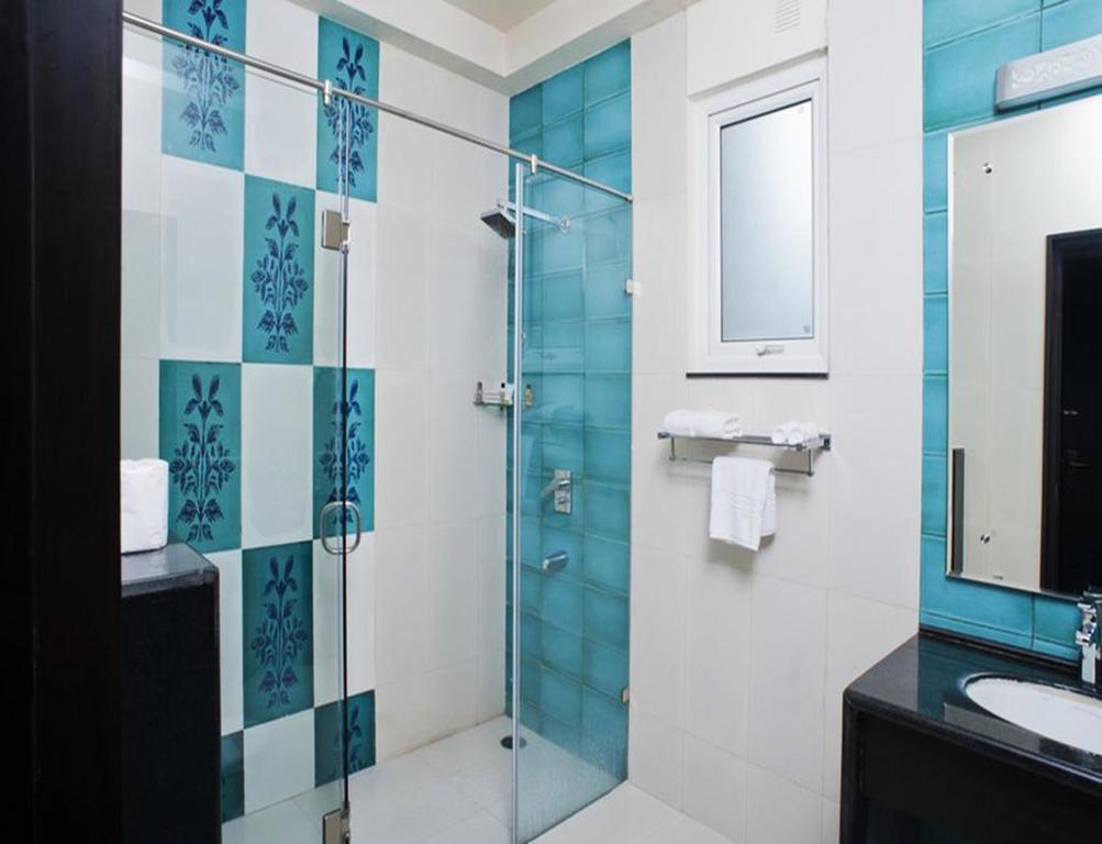 Charanpahari Hotel Yeni Delhi Dış mekan fotoğraf