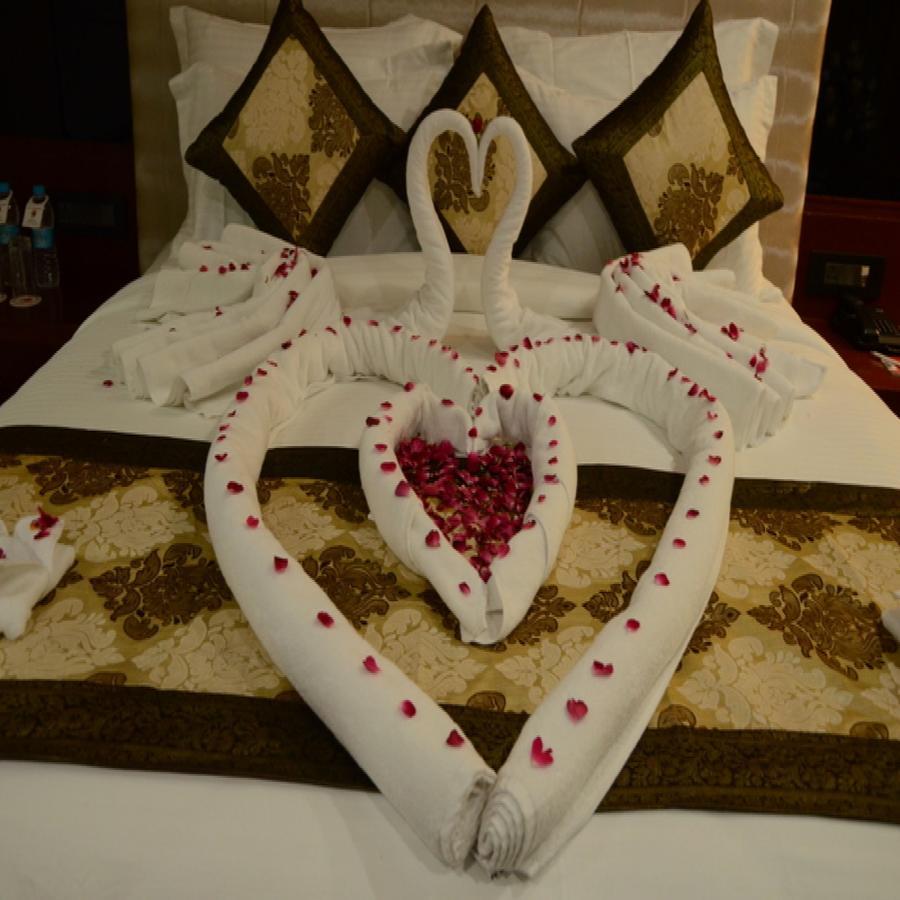 Charanpahari Hotel Yeni Delhi Dış mekan fotoğraf