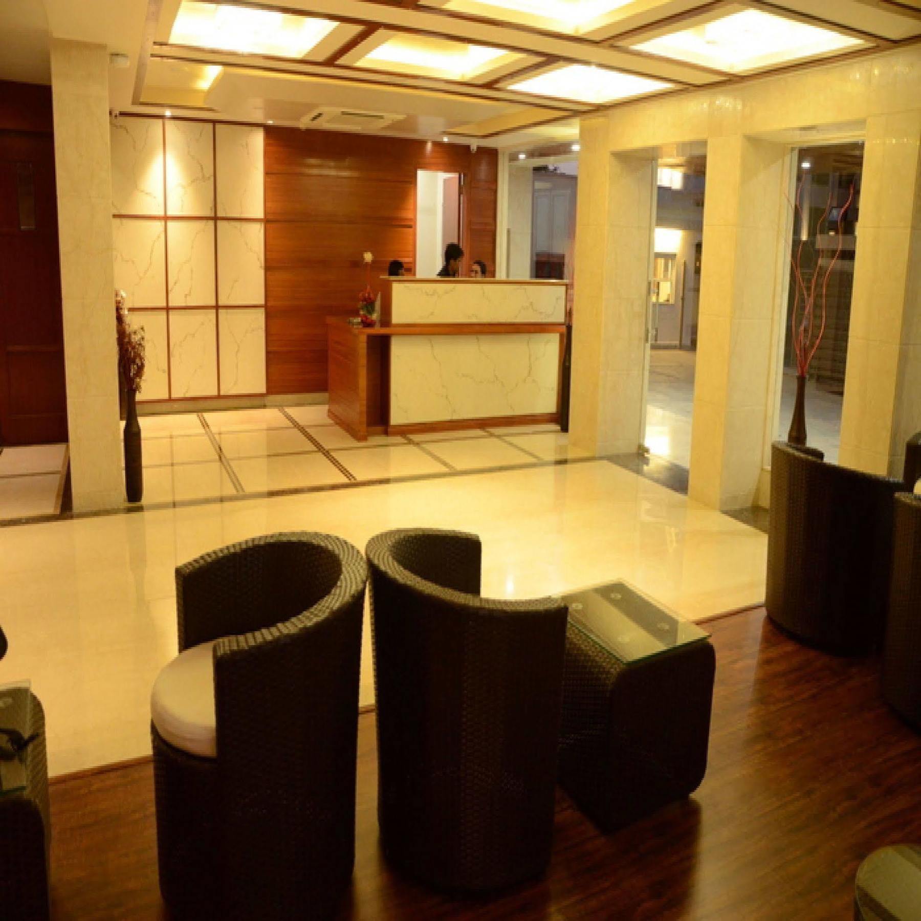 Charanpahari Hotel Yeni Delhi Dış mekan fotoğraf